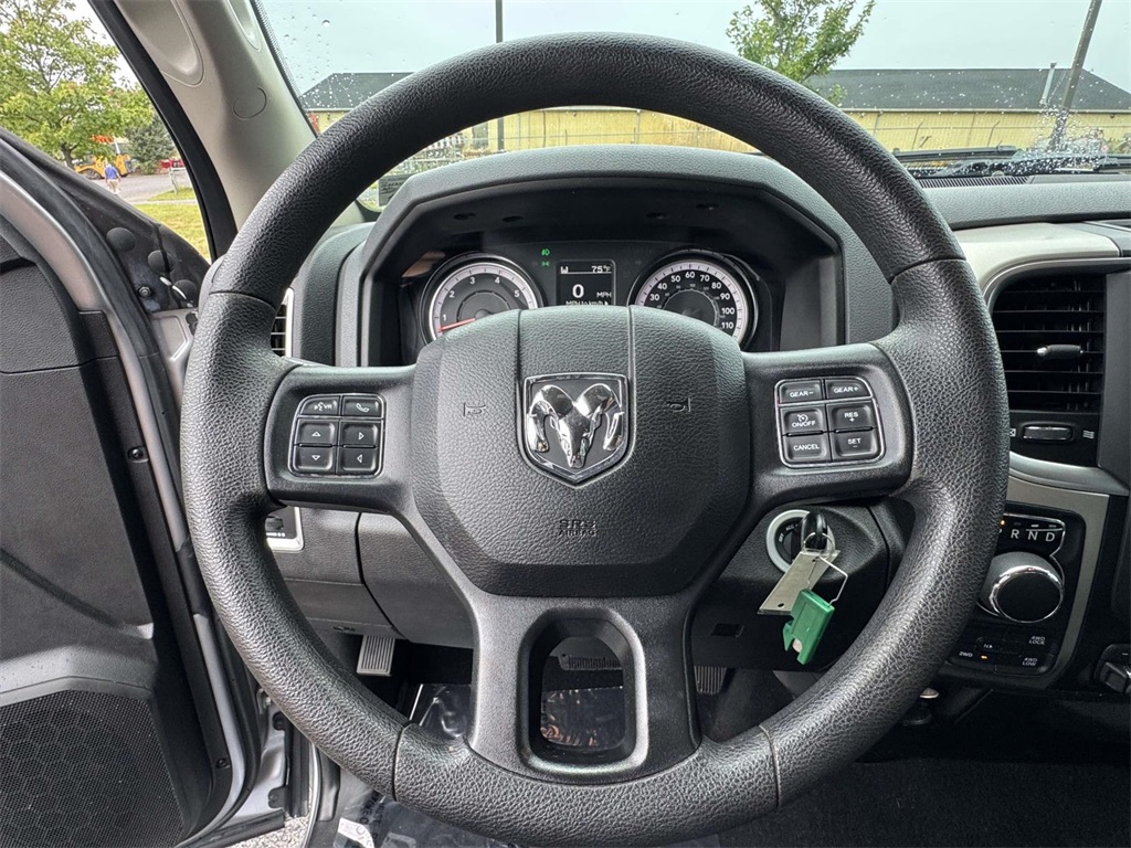 2019 Ram 1500 Classic Warlock photo 17