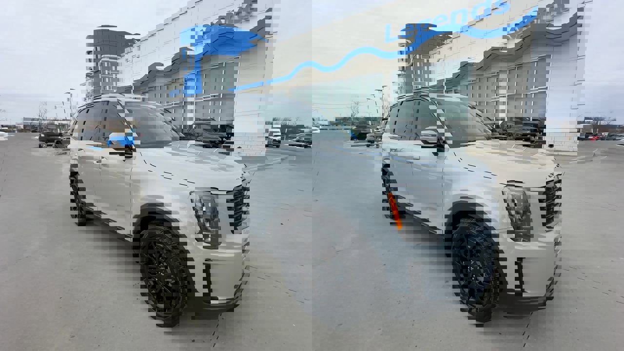 Used 2022 Kia Telluride EX with VIN 5XYP3DHC5NG302865 for sale in Kansas City