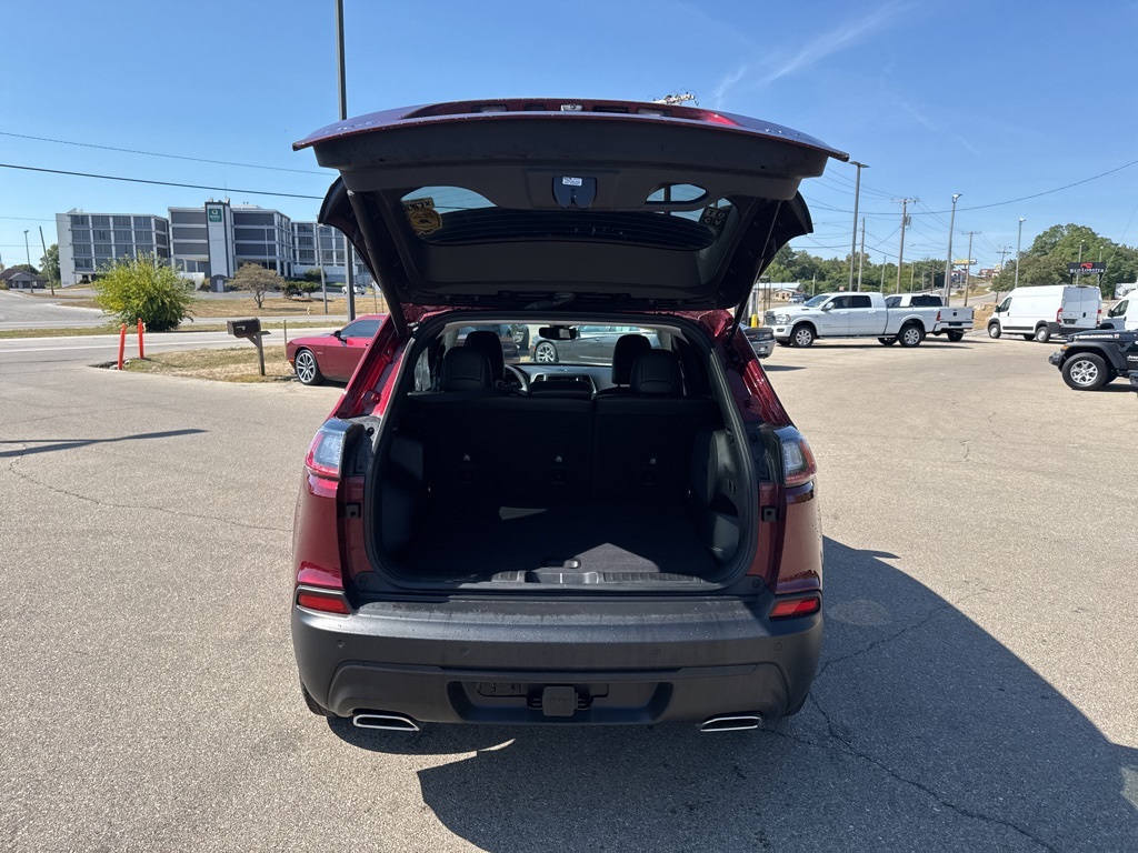 2021 Jeep Cherokee Latitude Lux photo 3