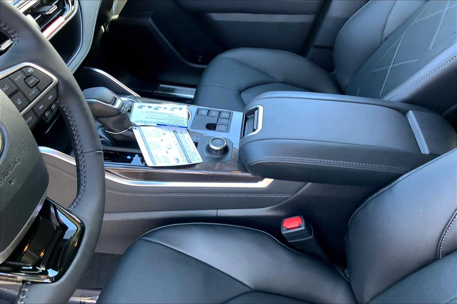 2025 Toyota Highlander Platinum photo 13