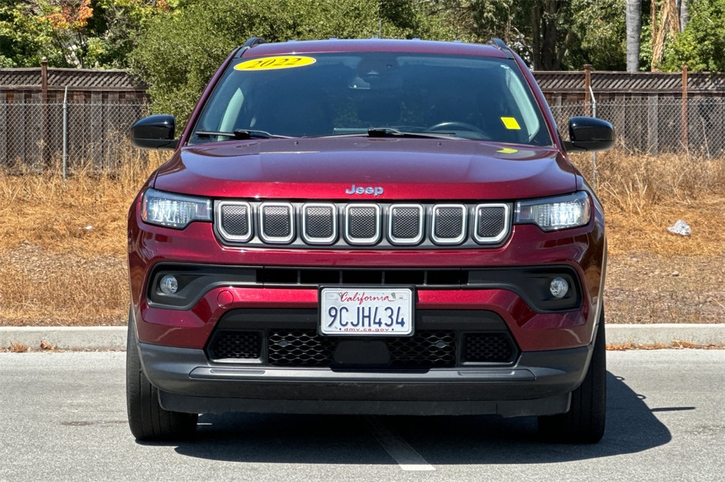 2022 Jeep Compass Latitude Lux photo 9
