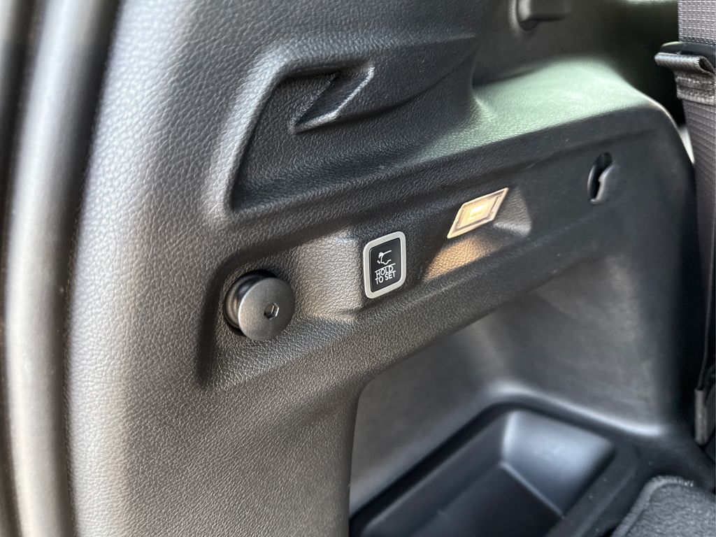 2021 Jeep Grand Cherokee Altitude photo 14