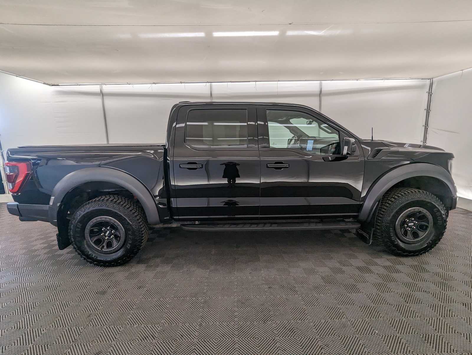 2023 Ford F-150 Raptor photo 5