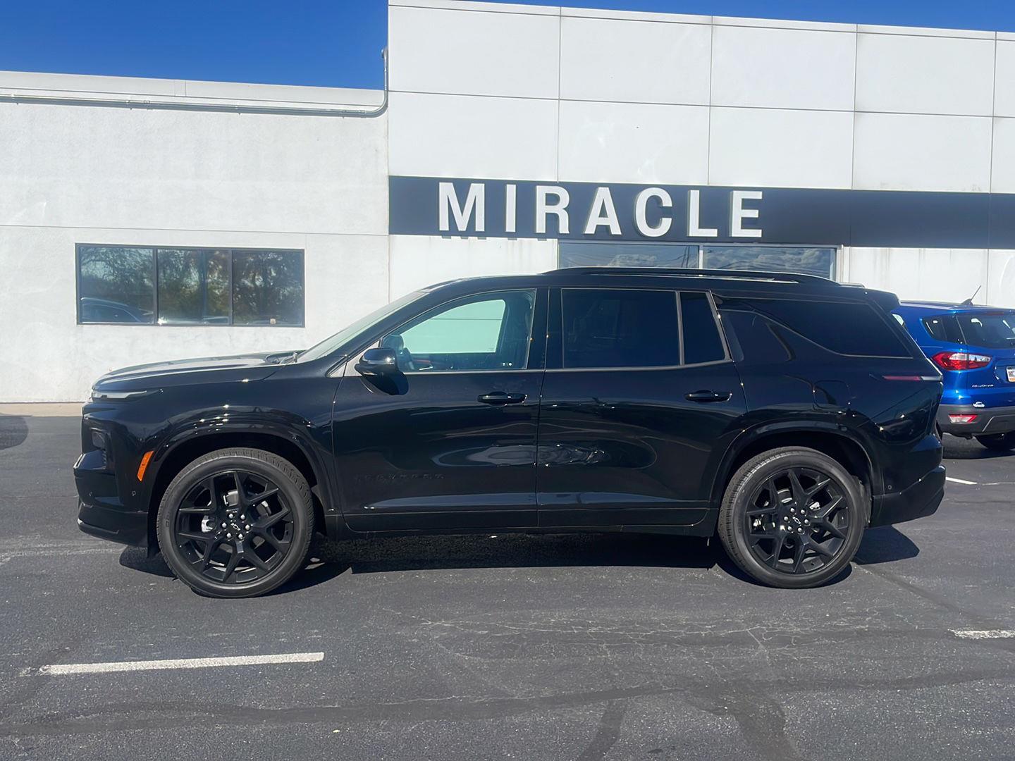 2024 Chevrolet Traverse RS photo 2