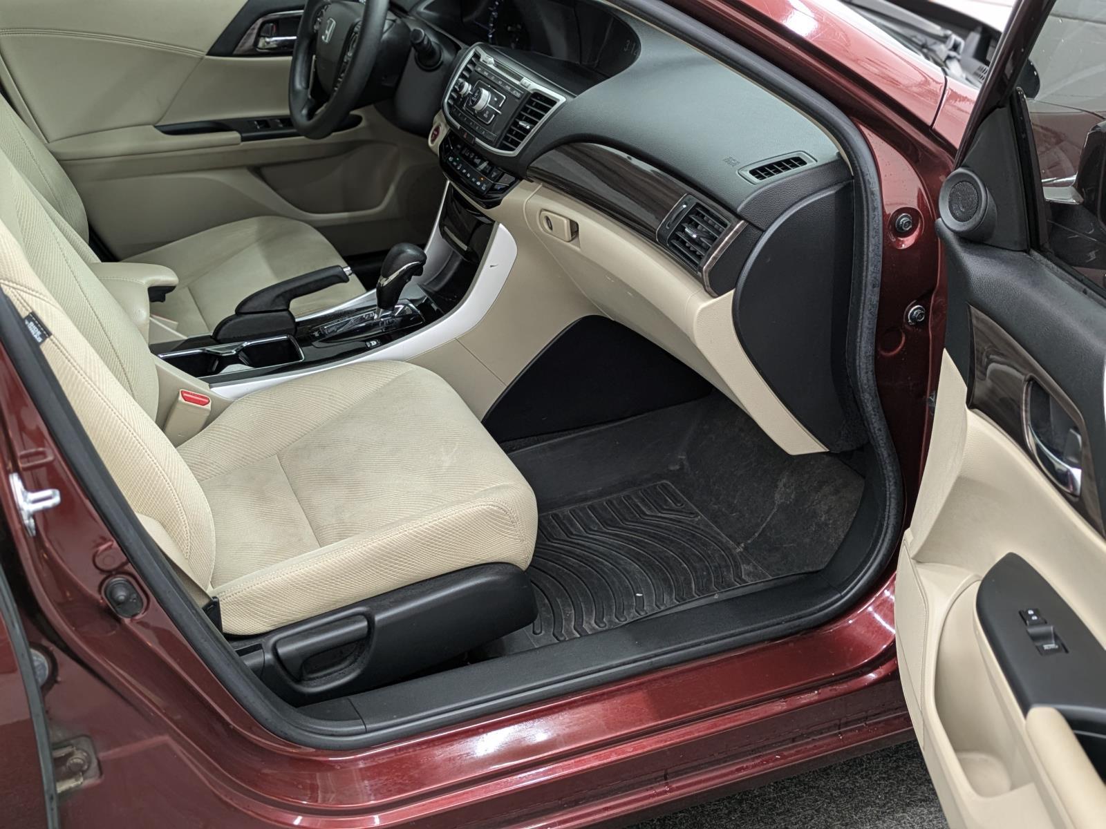 2017 Honda Accord Hybrid photo 17