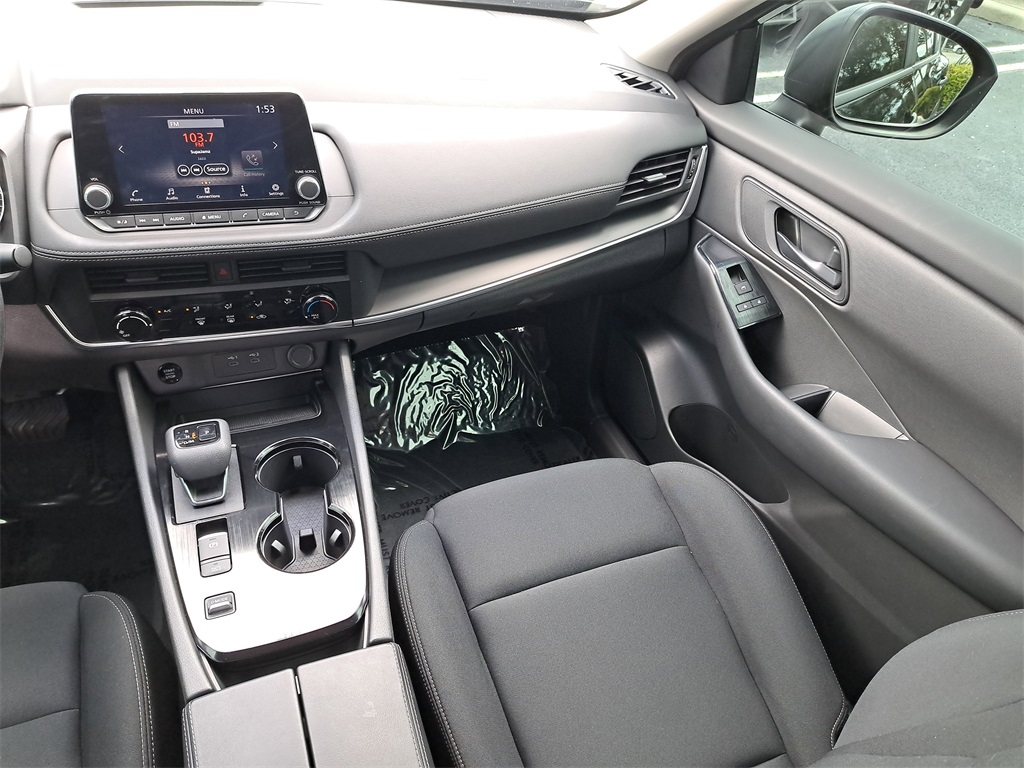 2024 Nissan Rogue S photo 17