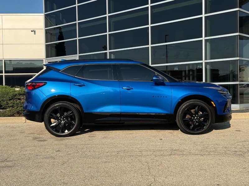 2019 Chevrolet Blazer RS photo 2