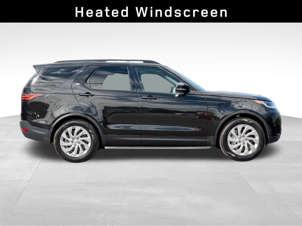 2024 Land Rover Discovery S photo 4