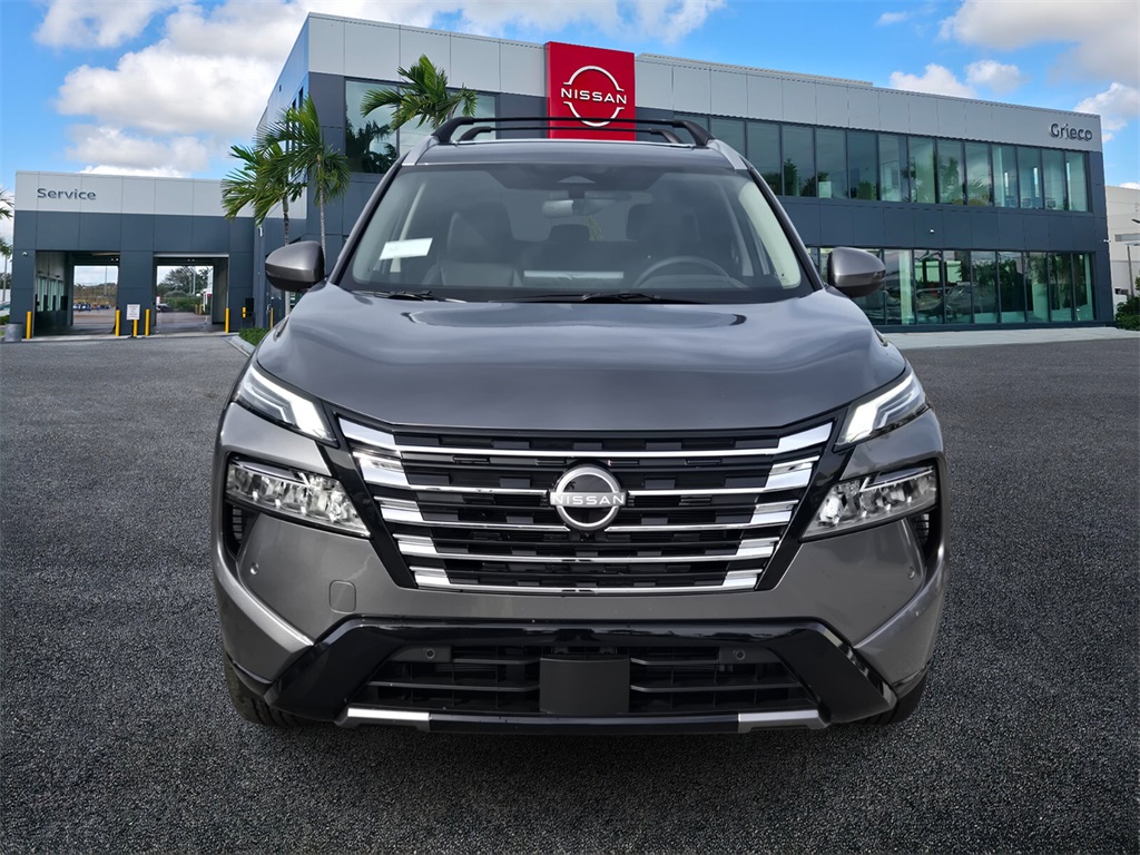 2026 Nissan Rogue Platinum photo 2