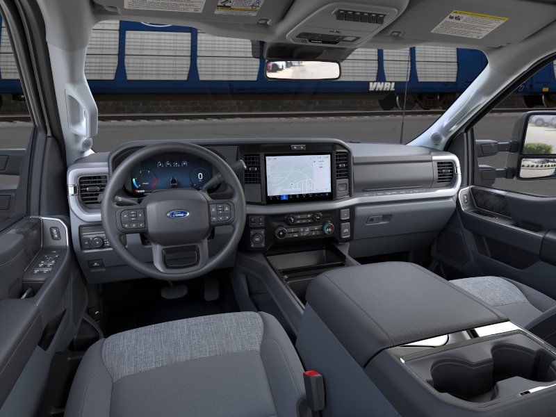2026 Ford F-350 XLT photo 7