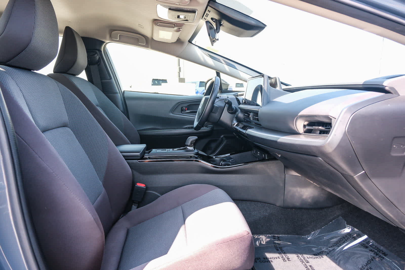 2023 Toyota Prius LE photo 18