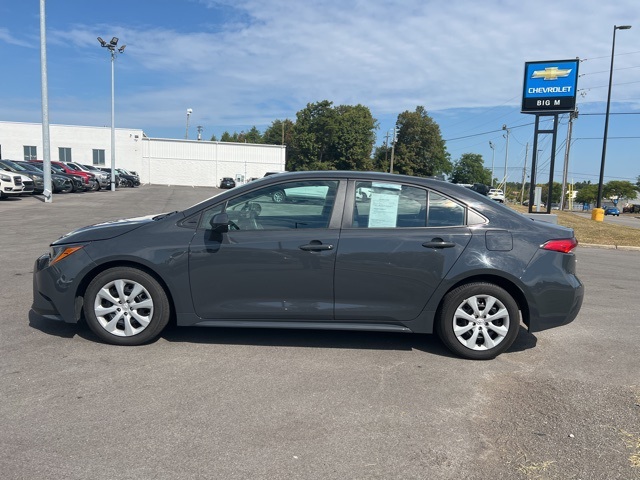 2024 Toyota Corolla LE photo 2