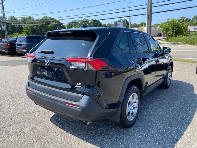 2022 Toyota RAV4 LE photo 2