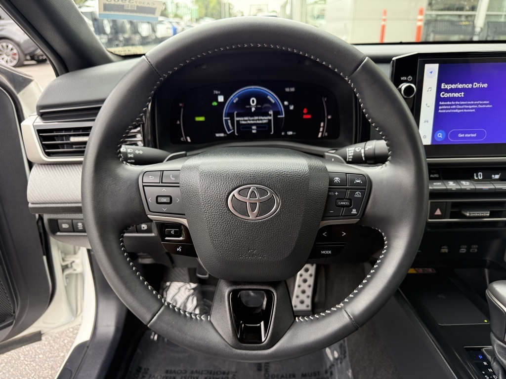 2025 Toyota Camry SE photo 16