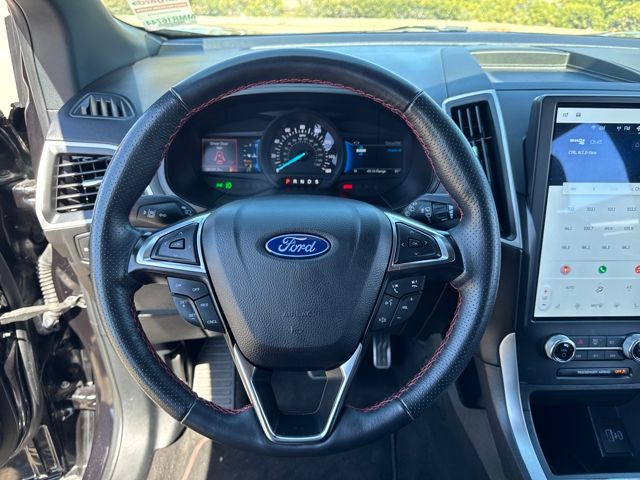 2024 Ford Edge ST photo 5