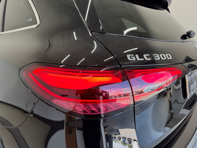 2026 Mercedes Benz GLC 300 photo 27