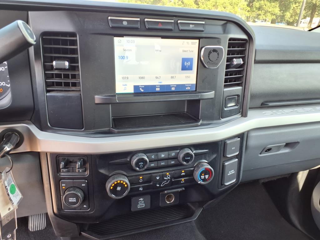 2024 Ford F-350 XLT photo 4