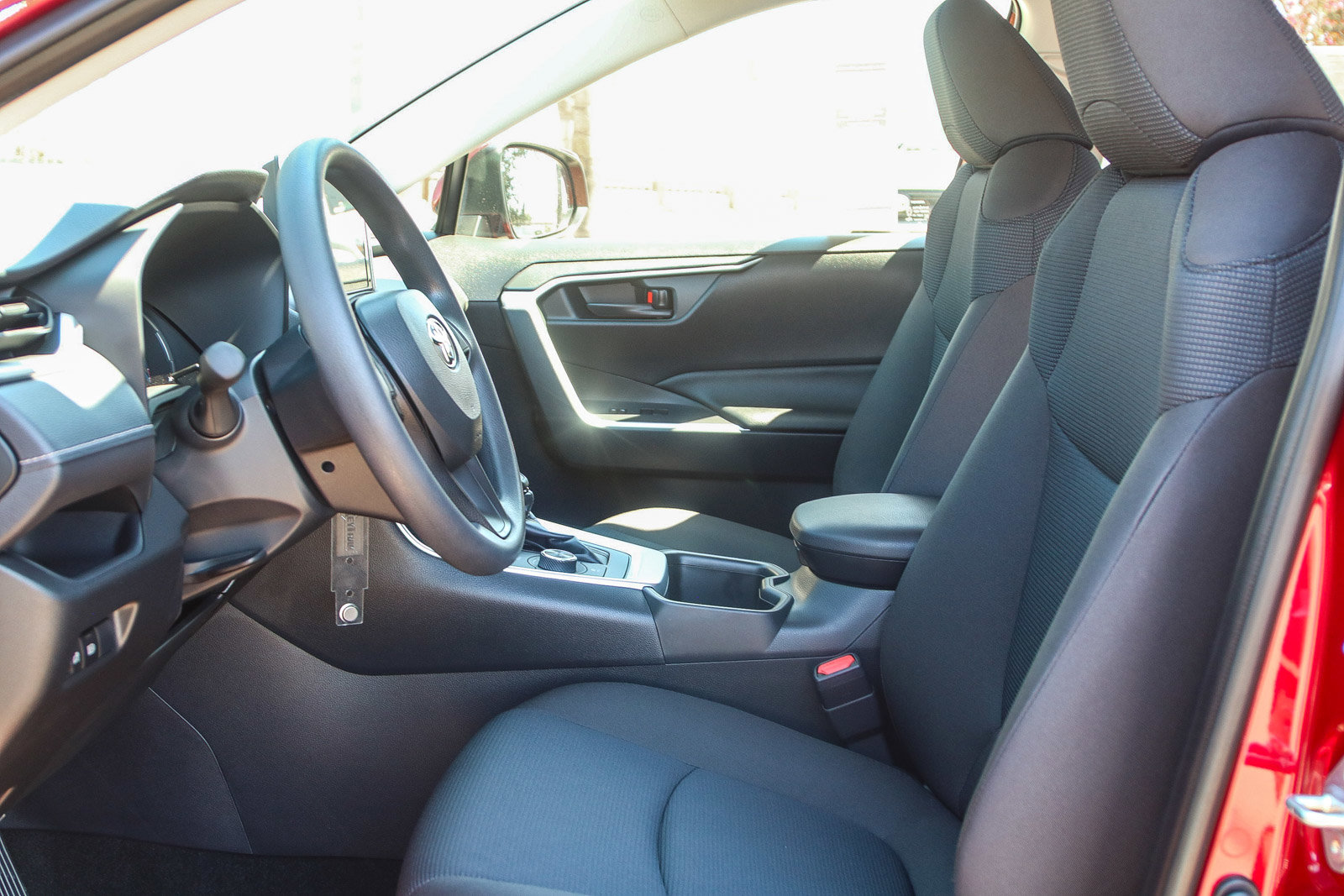 2025 Toyota RAV4 Hybrid LE photo 15