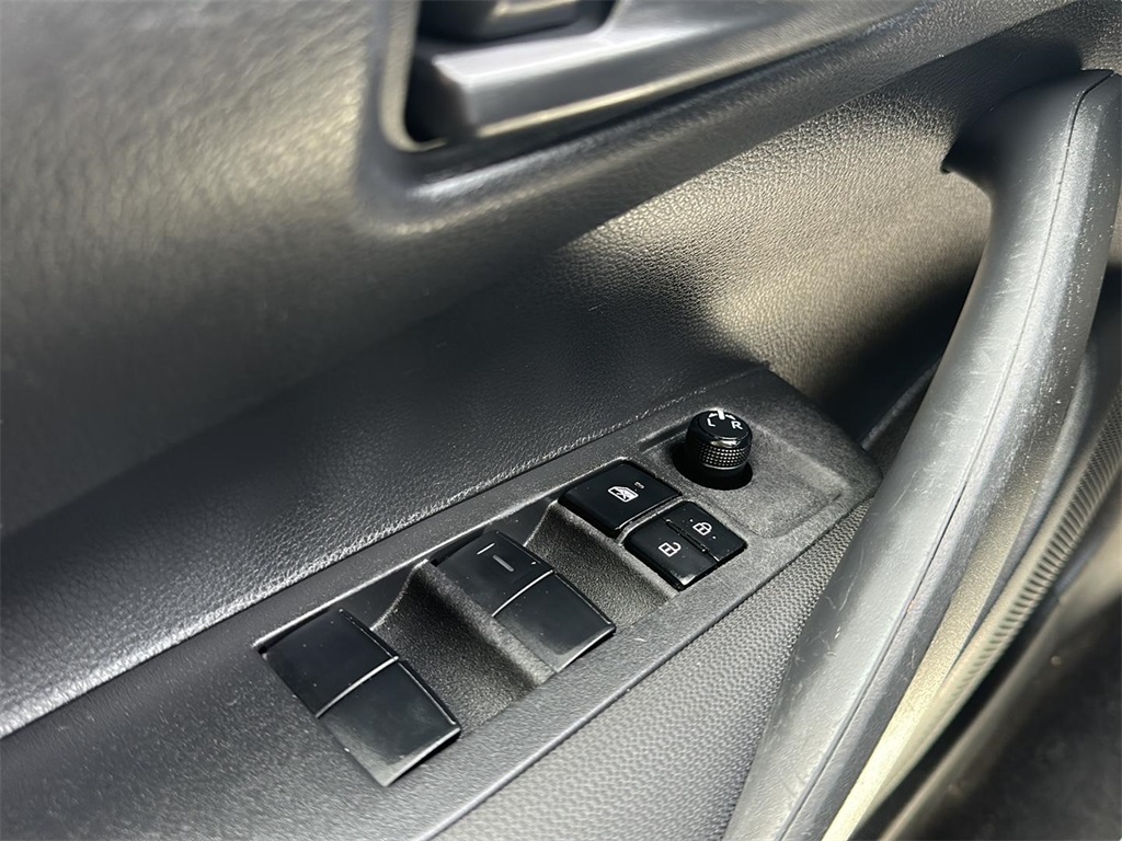 2022 Toyota Corolla LE photo 14