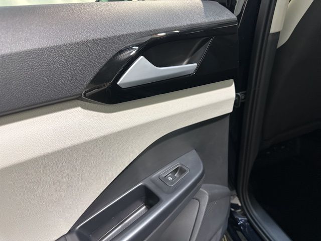 2025 Volkswagen Taos S photo 23