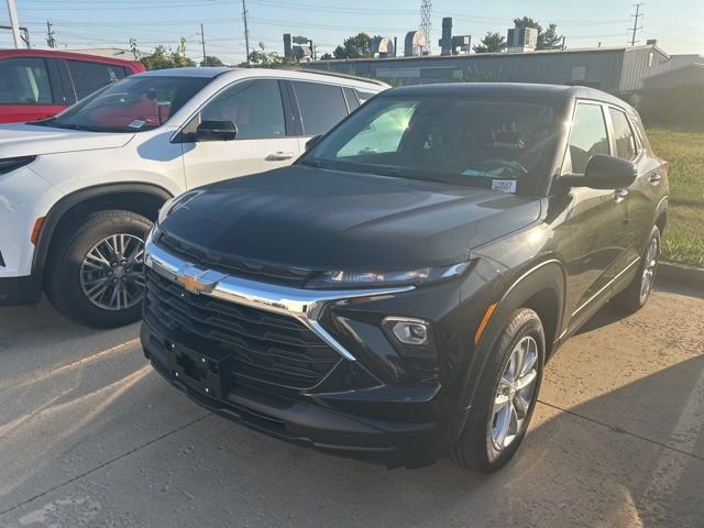 2026 Chevrolet Trailblazer LS photo 3