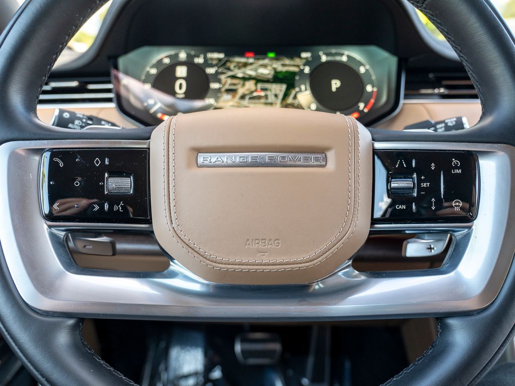 2023 Land Rover Range Rover SE photo 14