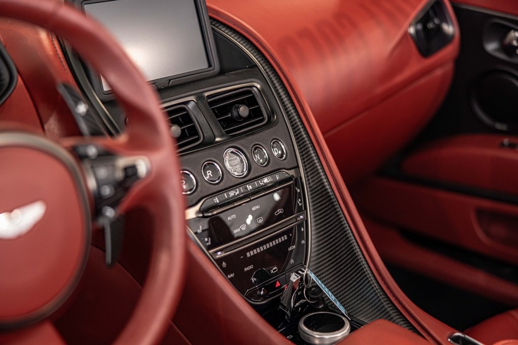2022 ASTON MARTIN DB11 - Image 19