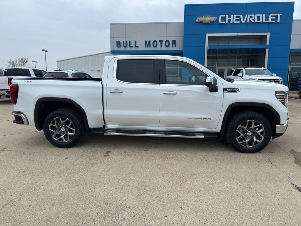 2026 GMC Sierra 1500 SLT's photo