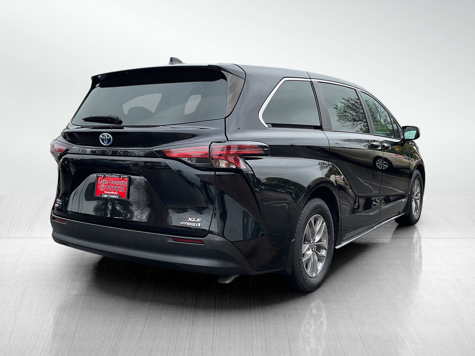 2021 Toyota Sienna XLE photo 4