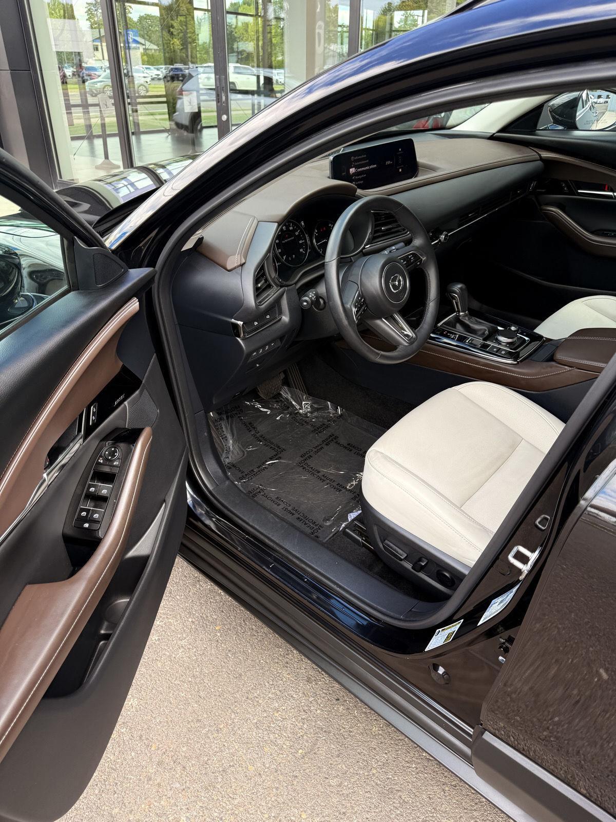 2025 Mazda CX-30 2.5 Turbo Premium photo 9