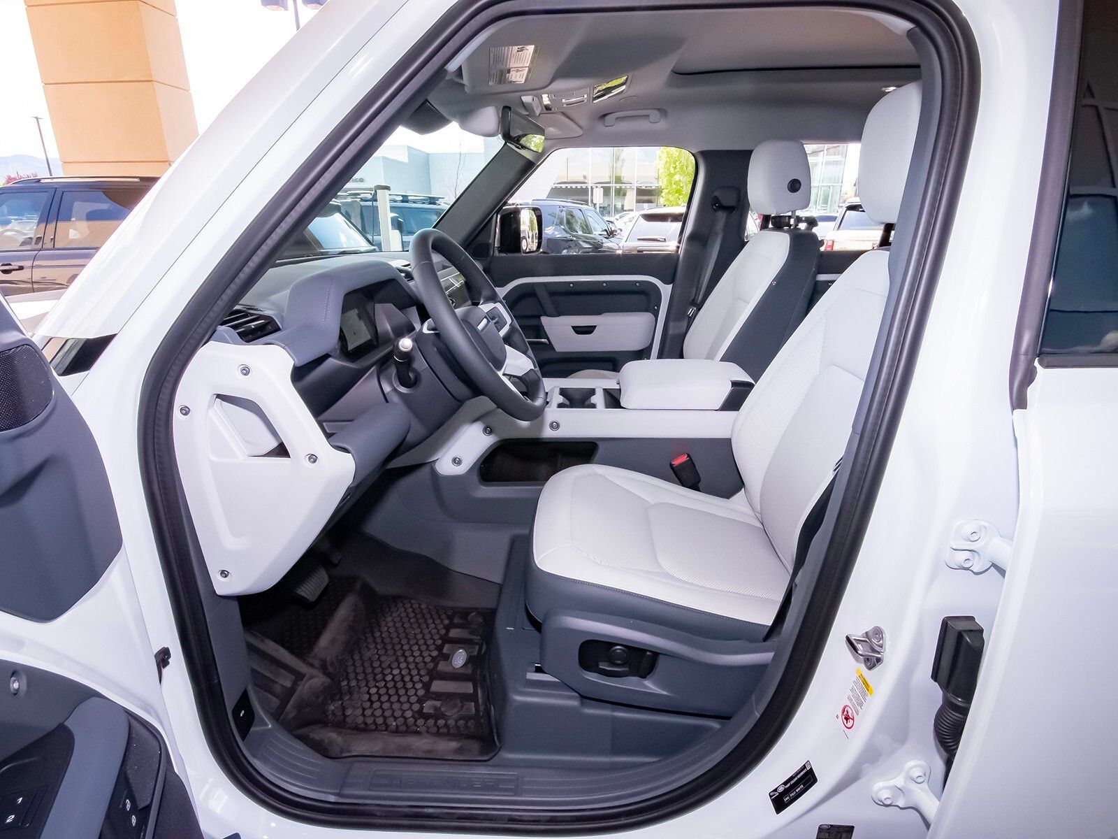 2025 Land Rover Defender 110 S photo 35