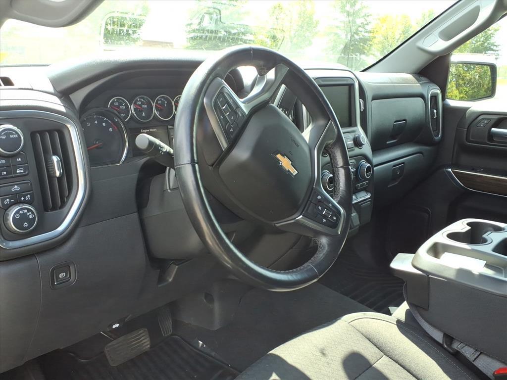 2021 Chevrolet Silverado 1500 LT photo 3