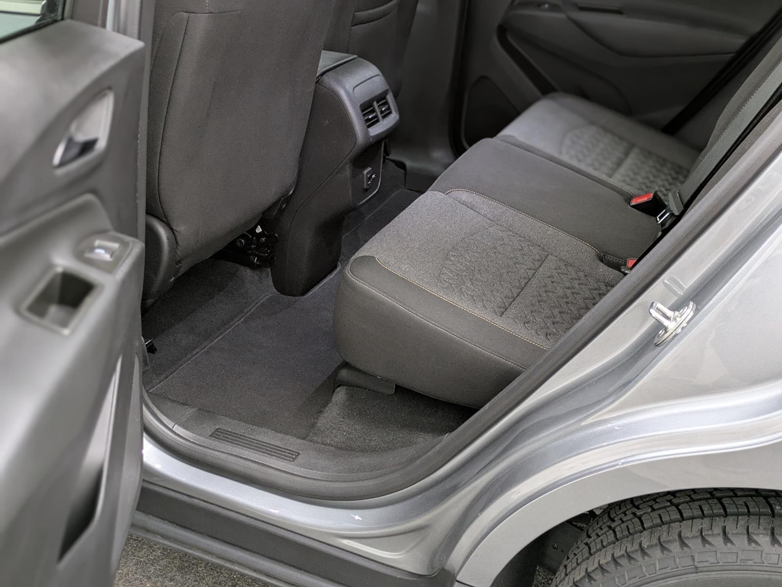 2024 Chevrolet Equinox LT photo 22