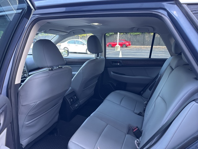 2018 Subaru Outback 3.6R Limited photo 5