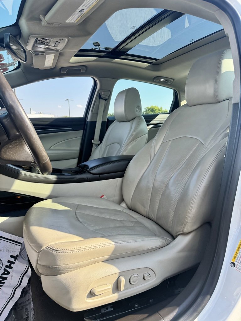 2017 Buick LaCrosse Premium photo 7
