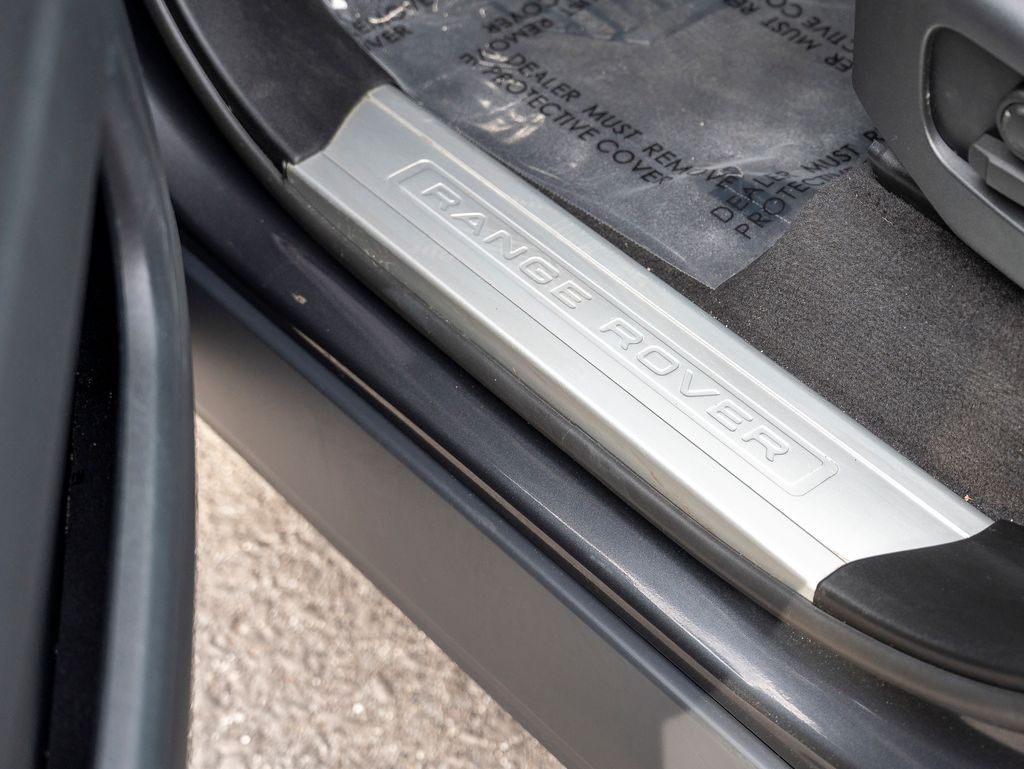 2022 Land Rover Range Rover Sport HSE Silver Edition photo 16