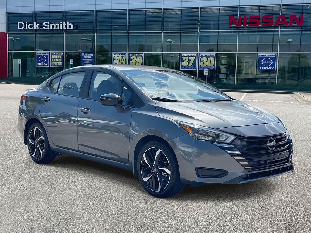 2025 Nissan Versa Sedan SR's photo