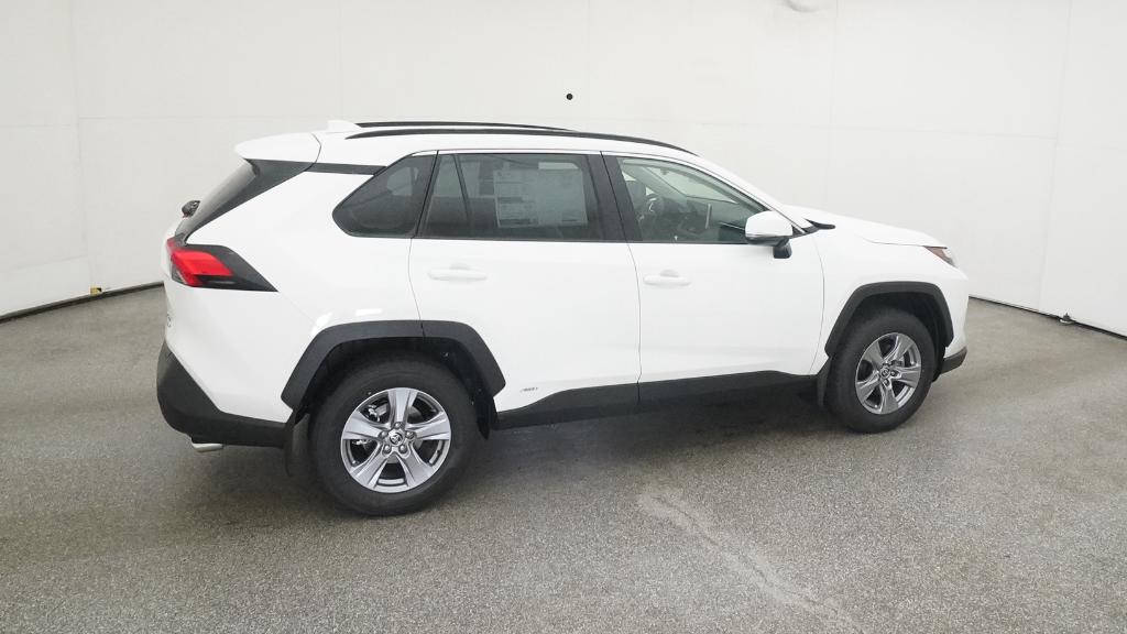 2025 Toyota RAV4 Hybrid XLE photo 20