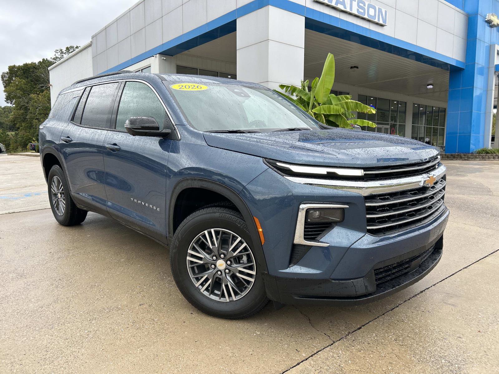 2026 Chevrolet Traverse photo 2