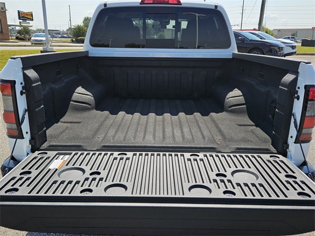 2026 Nissan Frontier S photo 11
