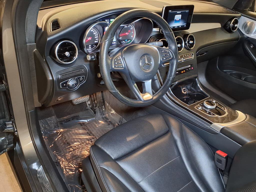 2019 Mercedes Benz GLC photo 3