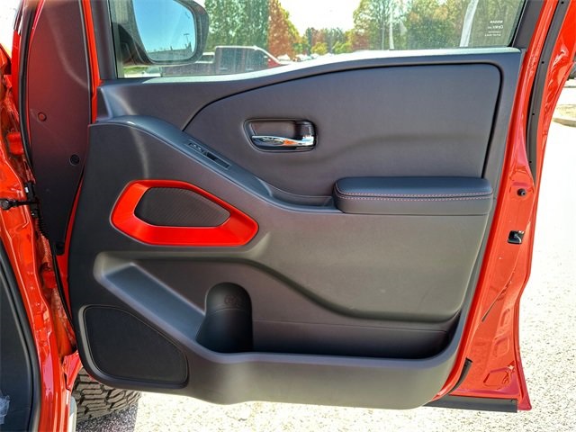 2025 Nissan Frontier PRO-4X photo 14