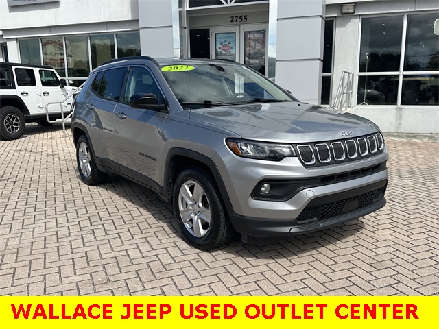 2022 Jeep Compass Latitude photo 2