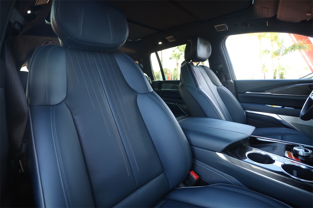 2025 Cadillac Escalade IQ Sport photo 40