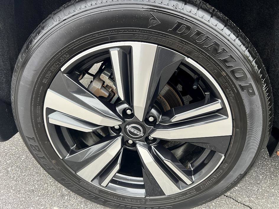 2024 Nissan Rogue SL photo 10