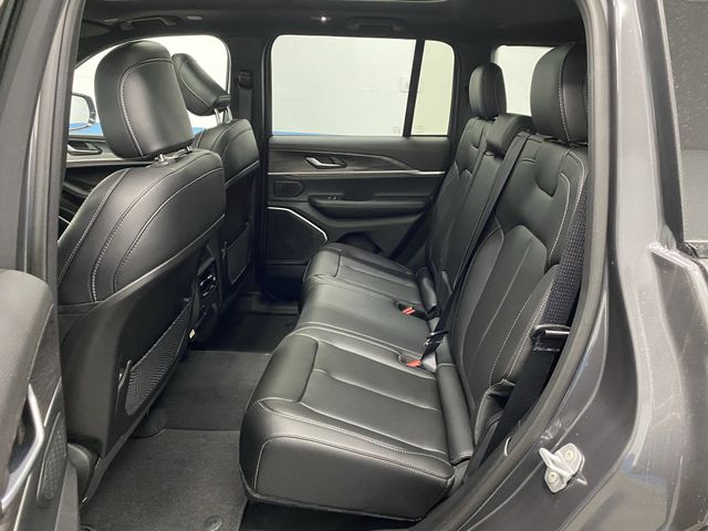 2025 Jeep Grand Cherokee Limited photo 31