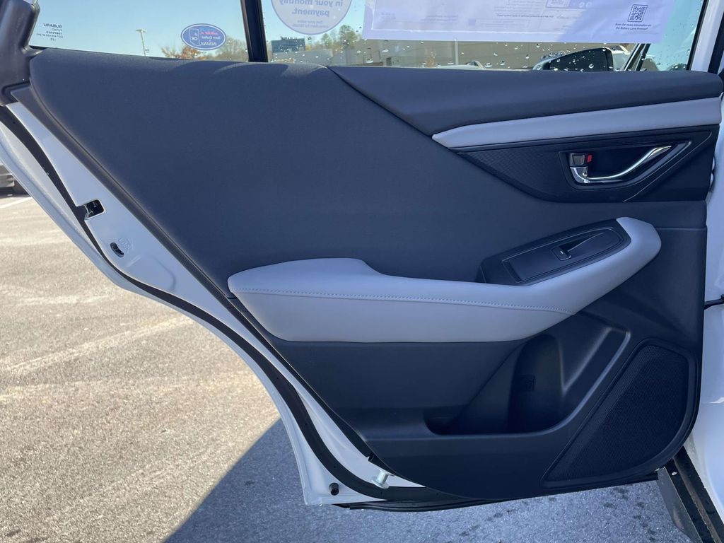 2025 Subaru Outback Premium photo 2