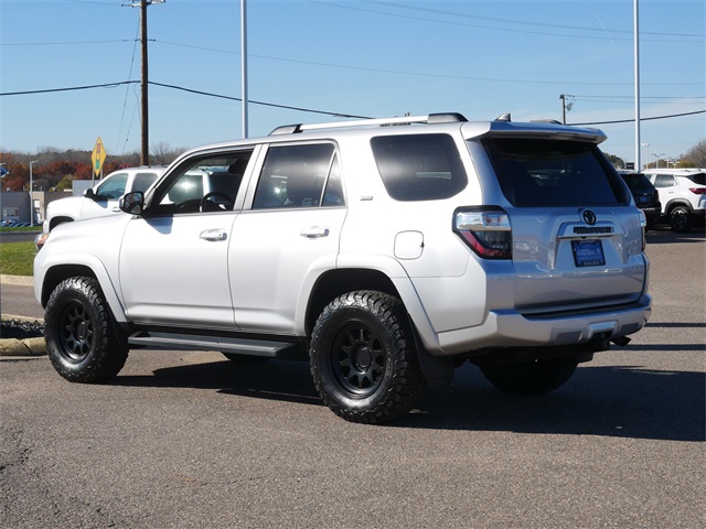 2022 Toyota 4Runner SR5 photo 4
