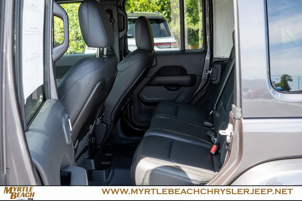 2025 Jeep Wrangler Sahara photo 13