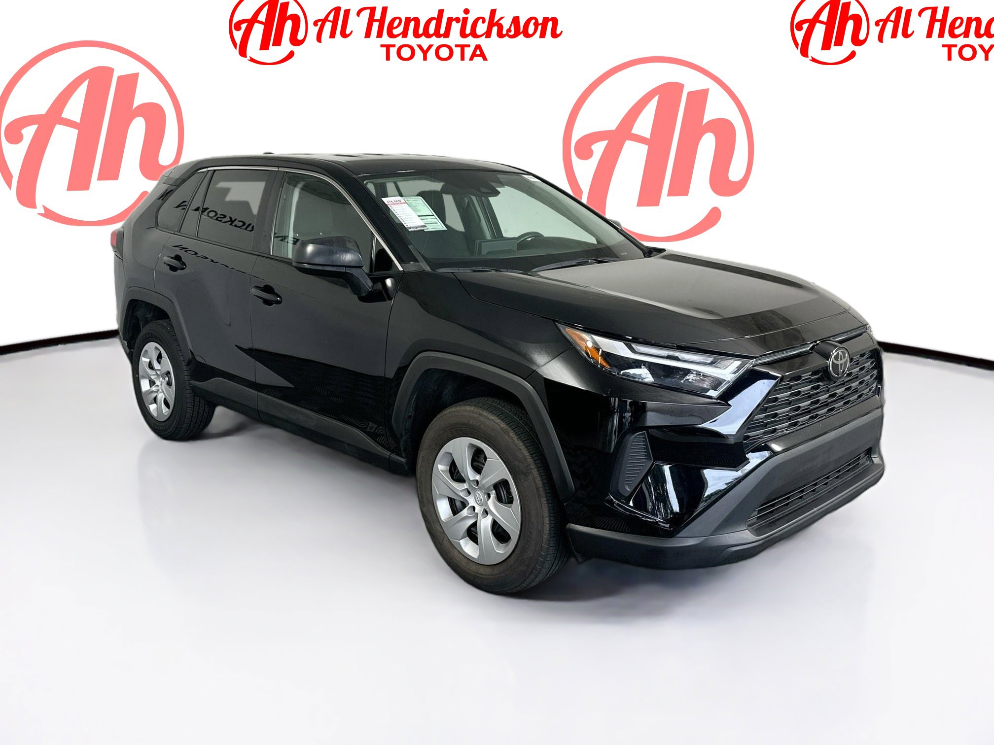 2024 Toyota RAV4 LE's photo